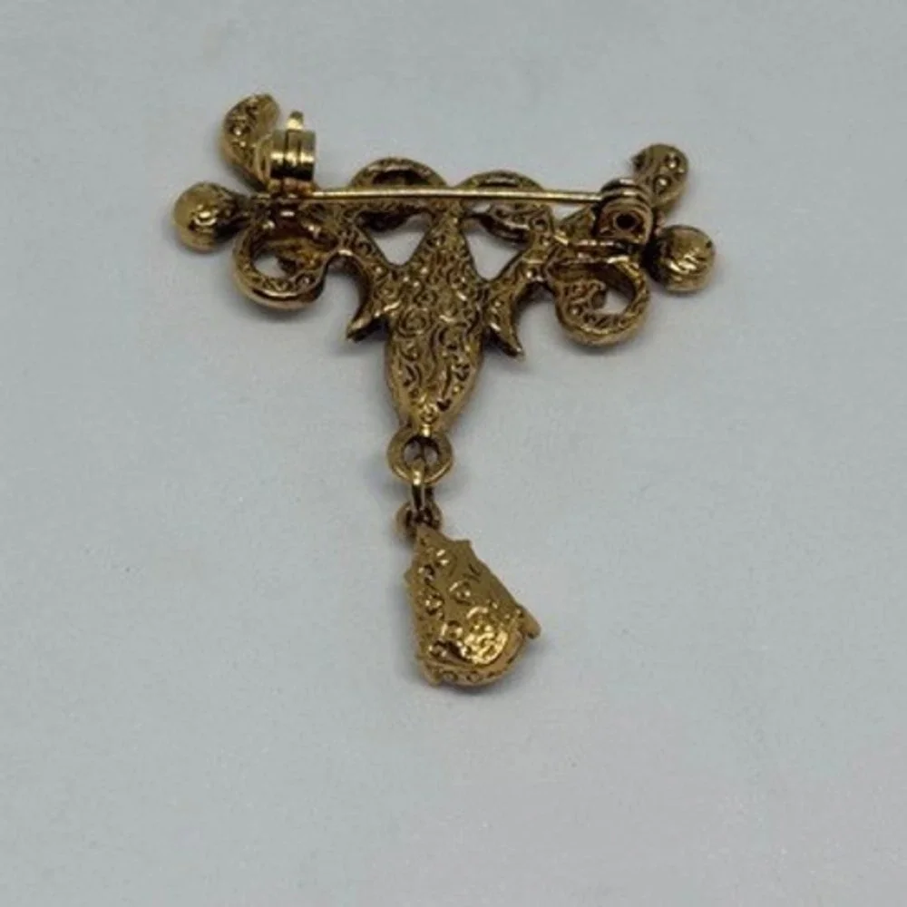 Vintage Mid Century Filigree Dangle Brooch Gold Tone Rhinestones Bridal Formal‎